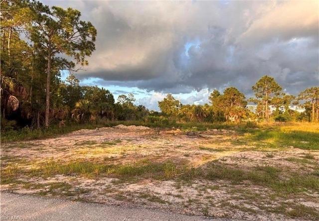 2914 Elaine Ave N, Lehigh Acres, FL 33971