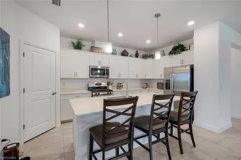Kitchen - 18271 Ridgeline Dr, Estero, FL 33928 photo 2 of 4