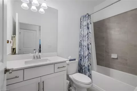 Bath - 18271 Ridgeline Dr, Estero, FL 33928 photo 3 of 3