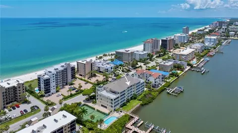 9380 Gulf Shore Dr #402, Naples, FL 34108