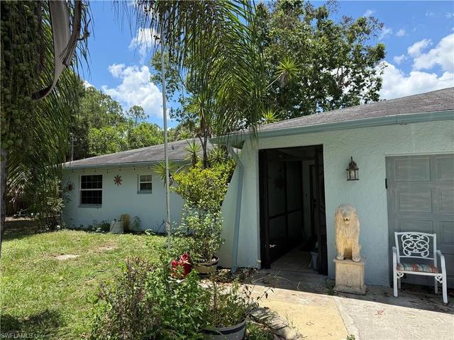 530 18th Ave NE, Naples, FL 34120