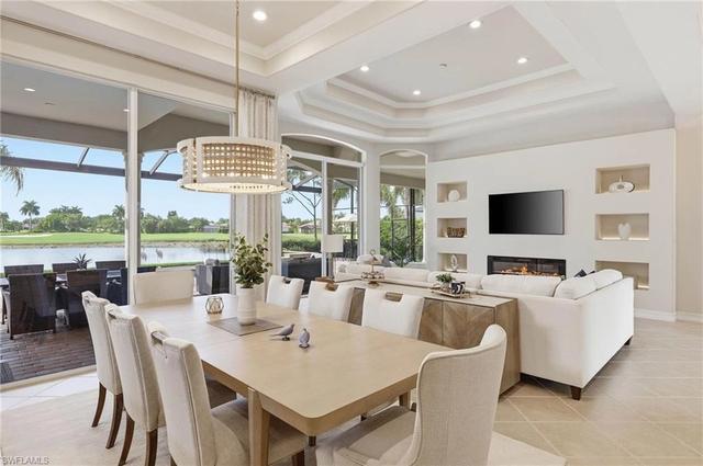 8950 Shenendoah Cir, Naples, FL 34113