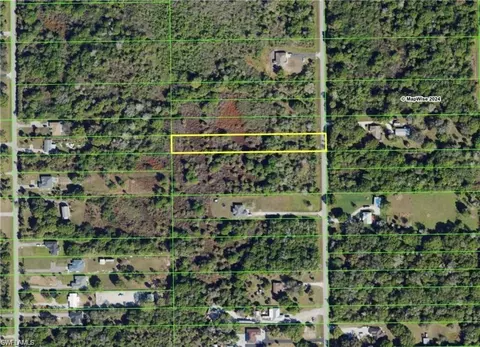 18 Th St NE, Naples, FL 34120