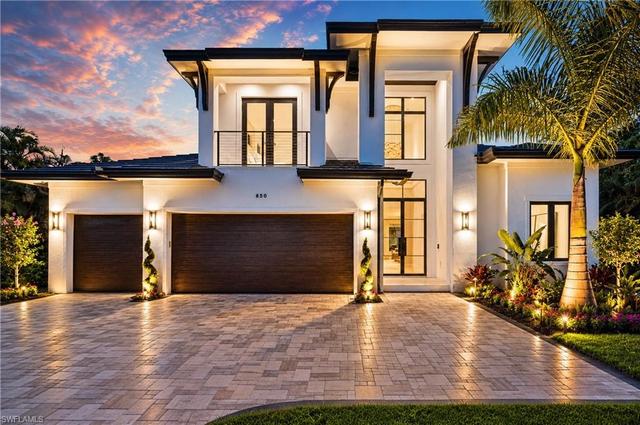 850 10th St N, Naples, FL 34102