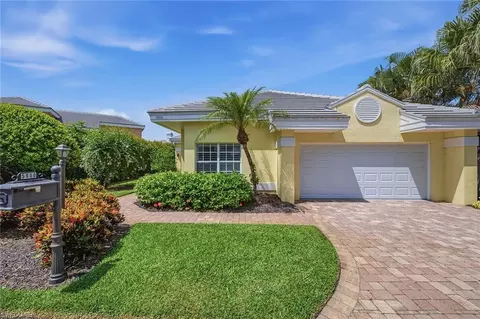 5900 Fountain Dr, Naples, FL 34119