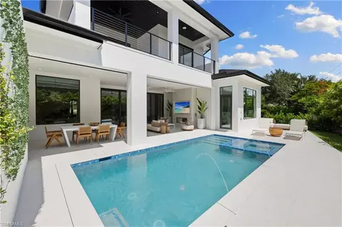 Exterior - 850 10th St N, Naples, FL 34102 photo 3 of 5