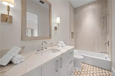 Bath - 850 10th St N, Naples, FL 34102 photo 7 of 8