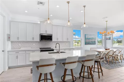 4620 Arboretum Cir #201, Naples, FL 34112