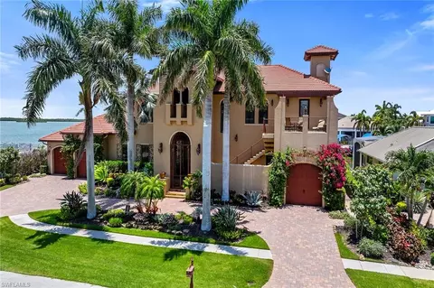 1221 Redwood Ct, Marco Island, FL 34145