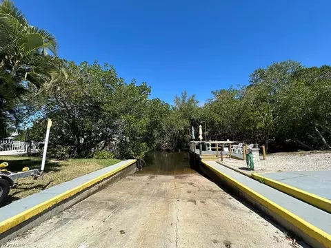 Exterior - 16 Jade Dr, Naples, FL 34114 photo 3 of 5