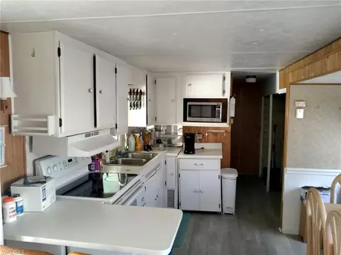 Kitchen - 16 Jade Dr, Naples, FL 34114 photo 1 of 2