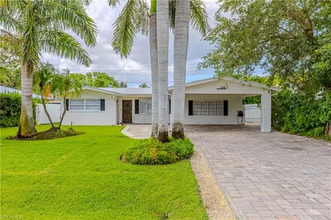 1300 Hilltop Dr, Naples, FL 34103