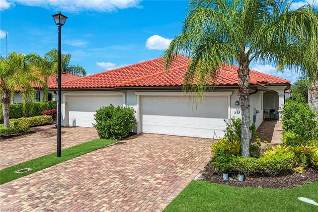 1427 Oceania Dr S, Naples, FL 34113