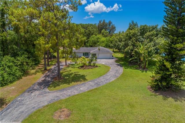 6350 Painted Leaf Ln, Naples, FL 34116