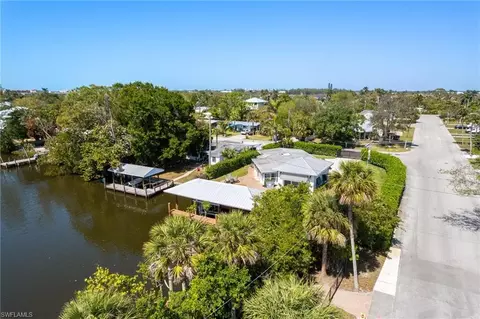View/Area - 2180 Harbor Ln, Naples, FL 34104 photo 3 of 4