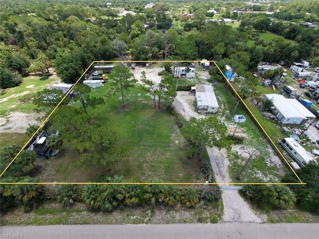 8219 Bartholomew Dr, North Fort Myers, FL 33917