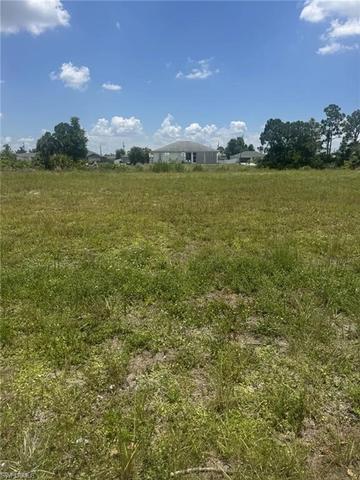 3019 NE 5th Pl, Cape Coral, FL 33909