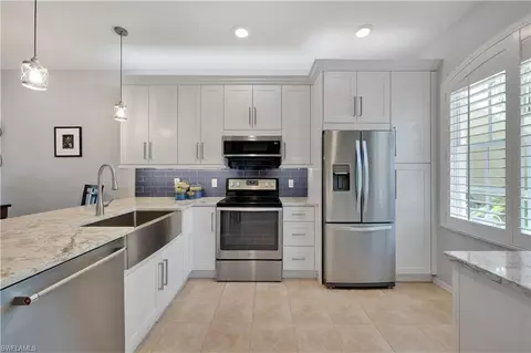 338 Newport Dr #1803, Naples, FL 34114