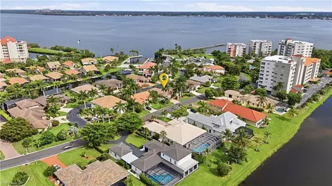 14860 Laguna Dr, Fort Myers, FL 33908