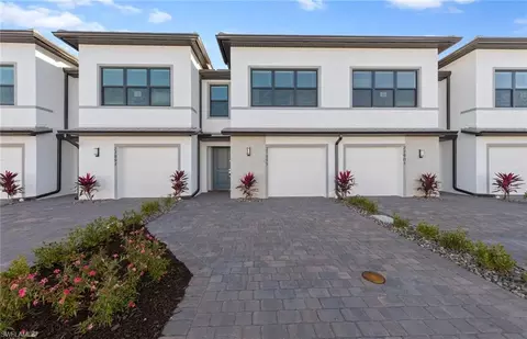 27882 Radiant Ct, Bonita Springs, FL 34135