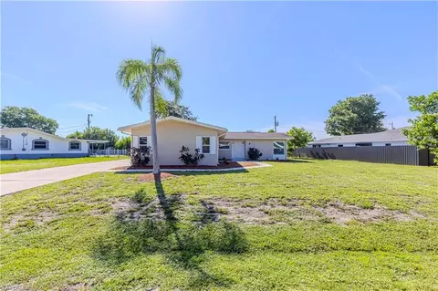 4009 SE 9th Ct, Cape Coral, FL 33904