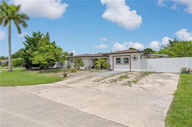 2200 44th St SW, Naples, FL 34116