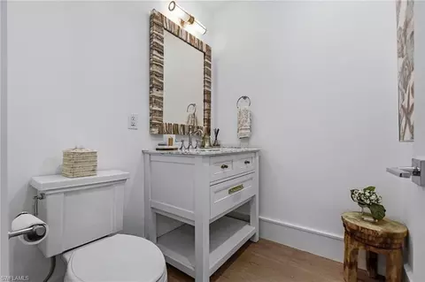 Bath - 742 11th Ave S, Naples, FL 34102 photo 6 of 7