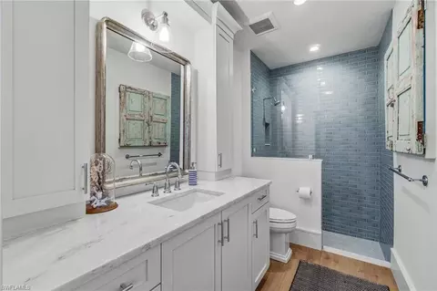 Bath - 742 11th Ave S, Naples, FL 34102 photo 5 of 7
