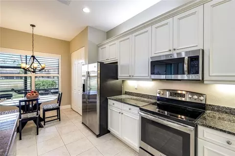 Kitchen - 3224 Pacific Dr, Naples, FL 34119 photo 3 of 5
