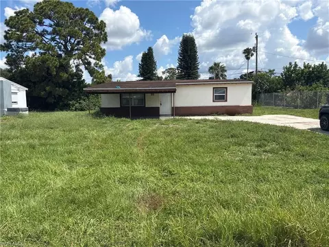 31 Andora St, Lehigh Acres, FL 33936