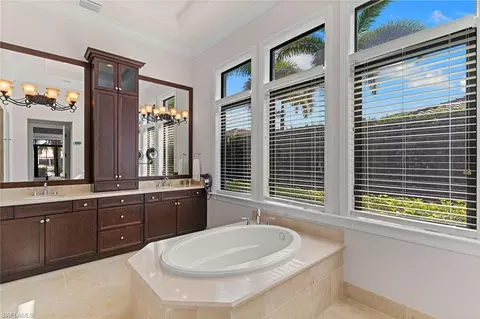 Bath - 2234 Aberdeen Ct, Naples, FL 34105 photo 2 of 6