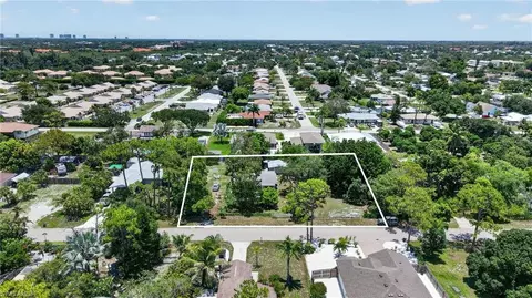 9044 Somerset Ln, Bonita Springs, FL 34135