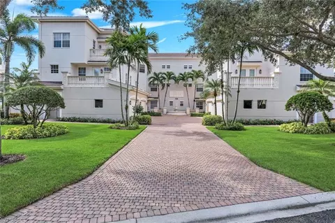 558 Avellino Isles Cir #14102, Naples, FL 34119