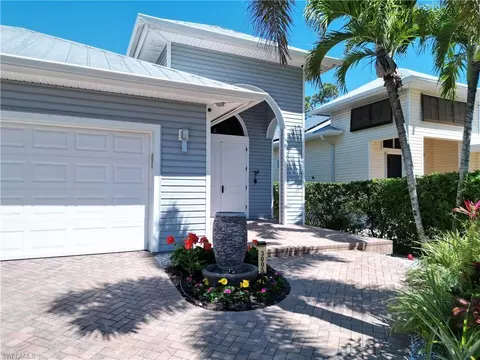Exterior - 3005 Coco Ave, Naples, FL 34112 photo 4 of 9