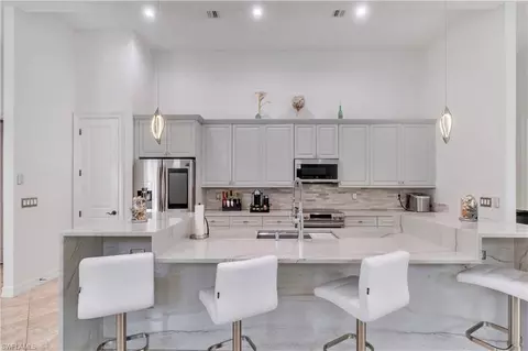 Kitchen - 3005 Coco Ave, Naples, FL 34112 photo 4 of 5