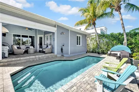 Exterior - 3005 Coco Ave, Naples, FL 34112 photo 7 of 9