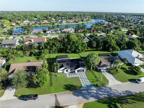 5105 Berkeley Dr, Naples, FL 34112 photo 5