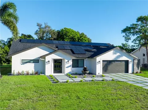 5105 Berkeley Dr, Naples, FL 34112 photo 2