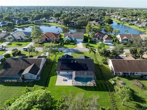 5105 Berkeley Dr, Naples, FL 34112 photo 8