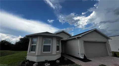 2913 65th St W, Lehigh Acres, FL 33971