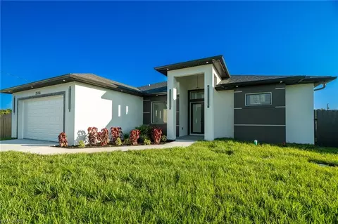 2516 24th St W, Lehigh Acres, FL 33971