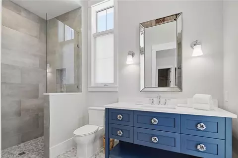 Bath - 2150 Tarpon Rd, Naples, FL 34102 photo 6 of 6