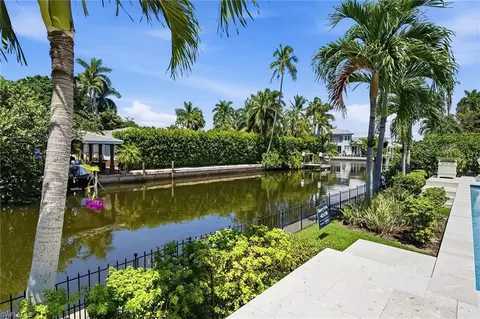 Exterior - 2150 Tarpon Rd, Naples, FL 34102 photo 1 of 7