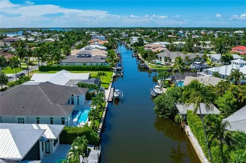 View/Area - 2150 Tarpon Rd, Naples, FL 34102 photo 2 of 3