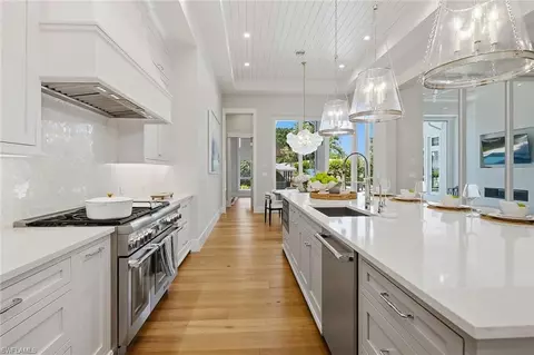 Kitchen - 2150 Tarpon Rd, Naples, FL 34102 photo 5 of 6