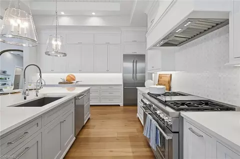 Kitchen - 2150 Tarpon Rd, Naples, FL 34102 photo 3 of 6