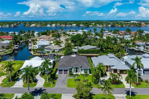 2150 Tarpon Rd, Naples, FL 34102