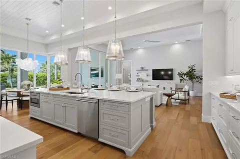 Kitchen - 2150 Tarpon Rd, Naples, FL 34102 photo 4 of 6