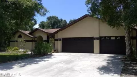 4555 Skates Cir, Fort Myers, FL 33905