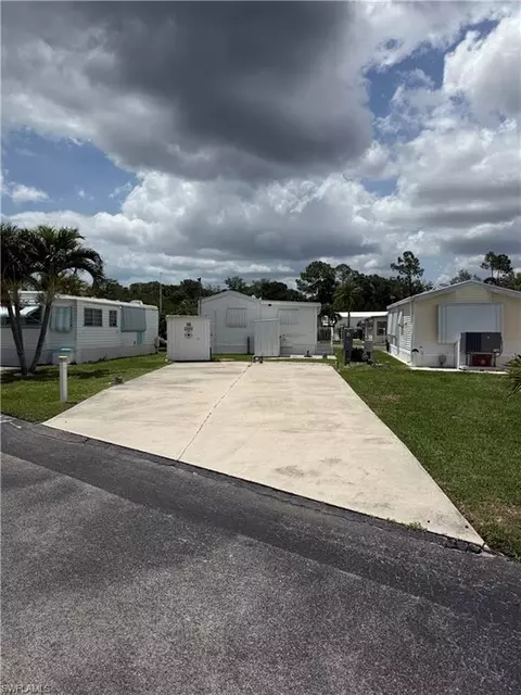 18 Jade Dr, Naples, FL 34114 photo 1